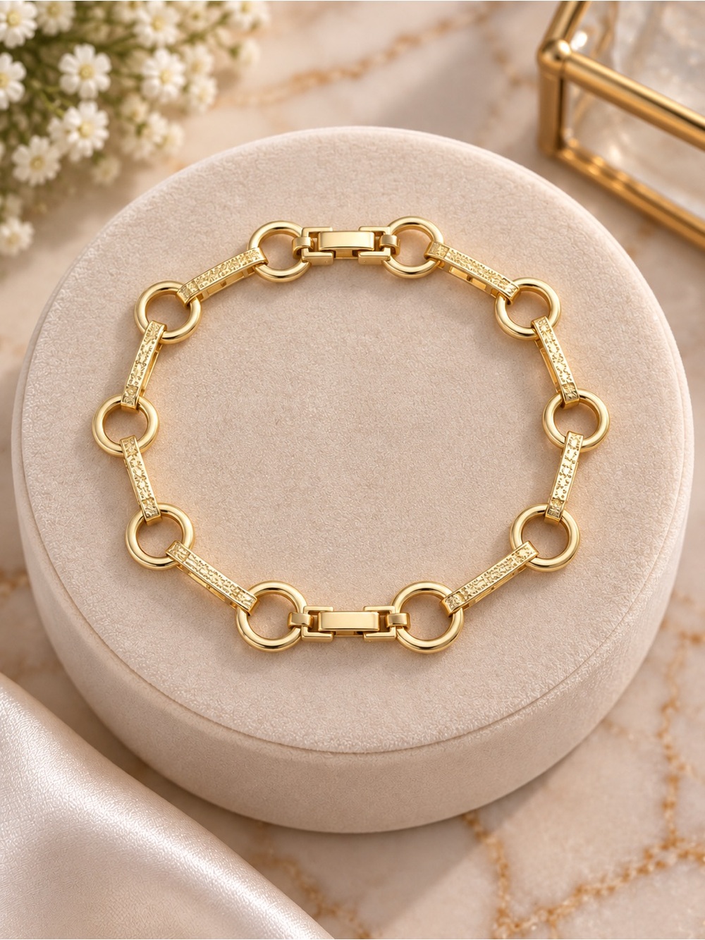 14K Gold filled Link Circle Bracelet - Elegant Women's Jewelry. 7-8” adjustable